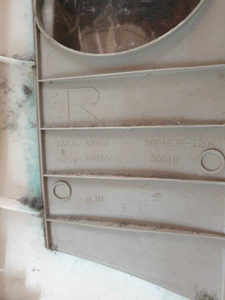 Original Used Toyota Land Cruiser Right Upper B-Pillar Trim