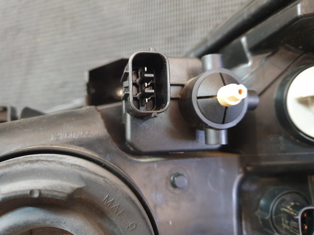 Honda Amaze Right Headlight