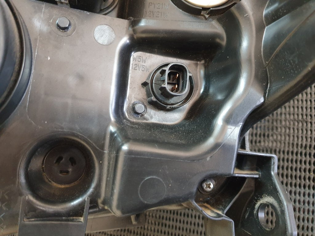 Honda Amaze Right Headlight