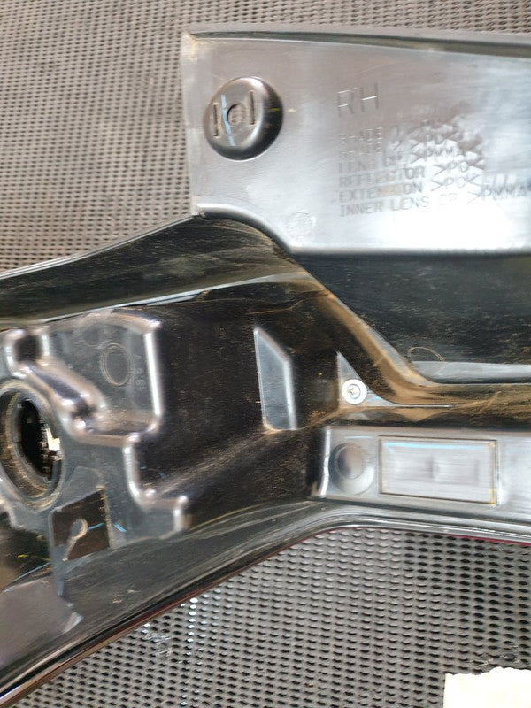 Mitsubishi Pajero Right Taillight