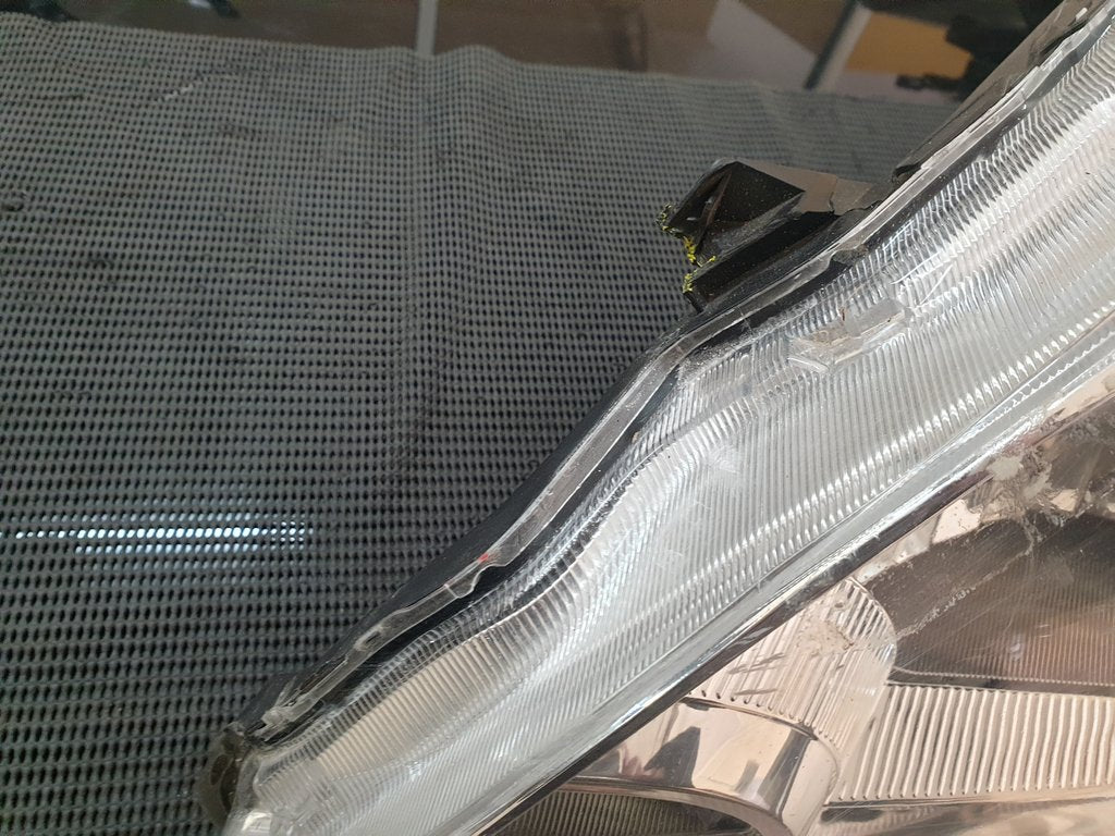 Toyota Starlet Suzuki Baleno Left Headlight