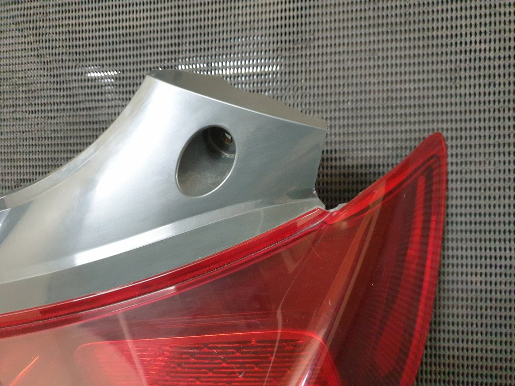 Mahindra KUV100 Right Taillight