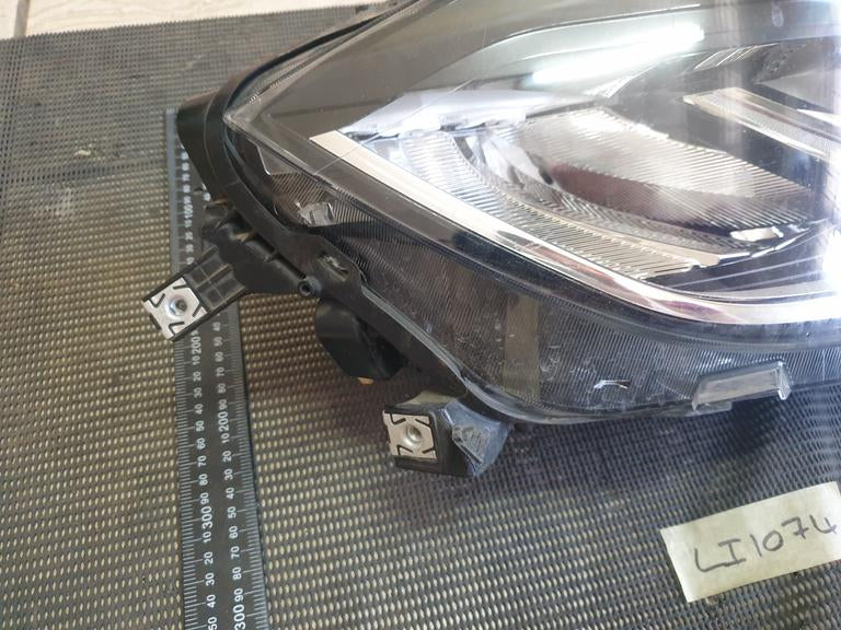 Volkswagen Polo Right Headlight
