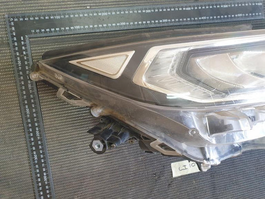 Toyota Rav4 Right Headlight