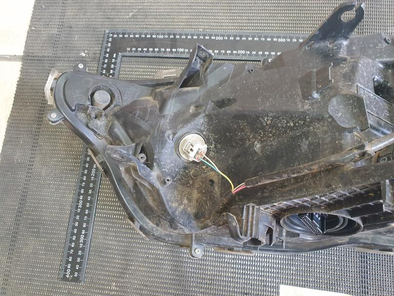 Toyota Rav4 Right Headlight