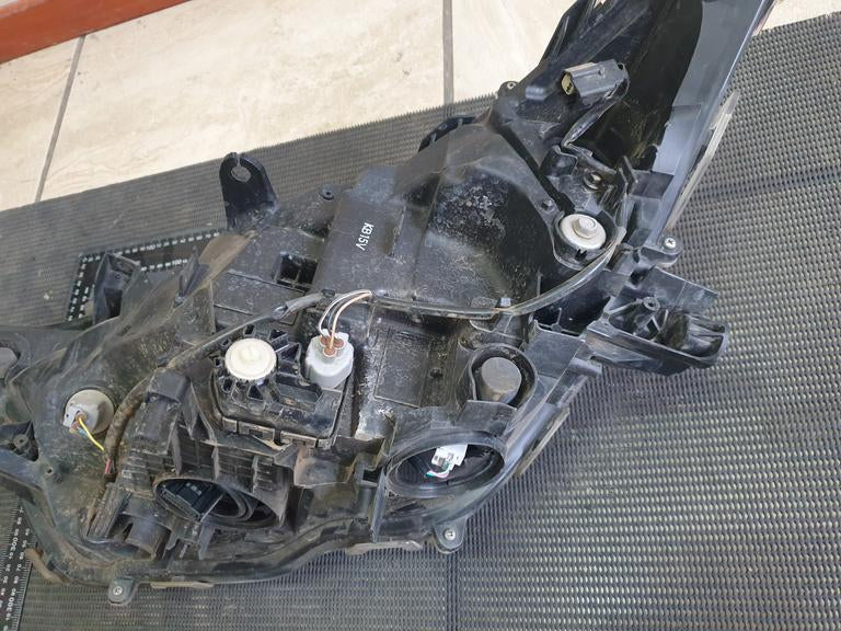 Toyota Rav4 Right Headlight