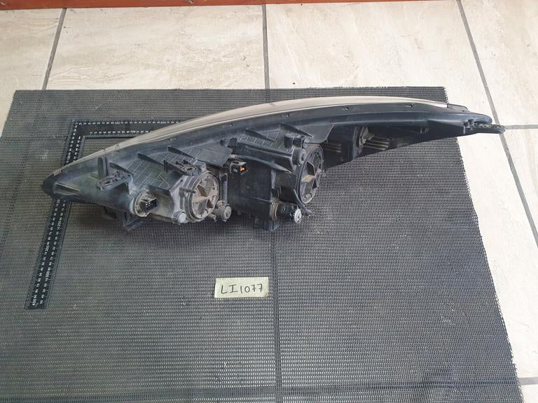 Hyundai i30 Premium Right Headlight