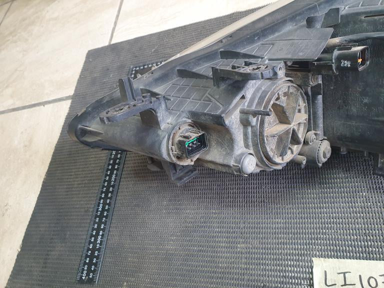 Hyundai i30 Premium Right Headlight