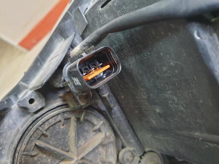 Hyundai i30 Premium Right Headlight