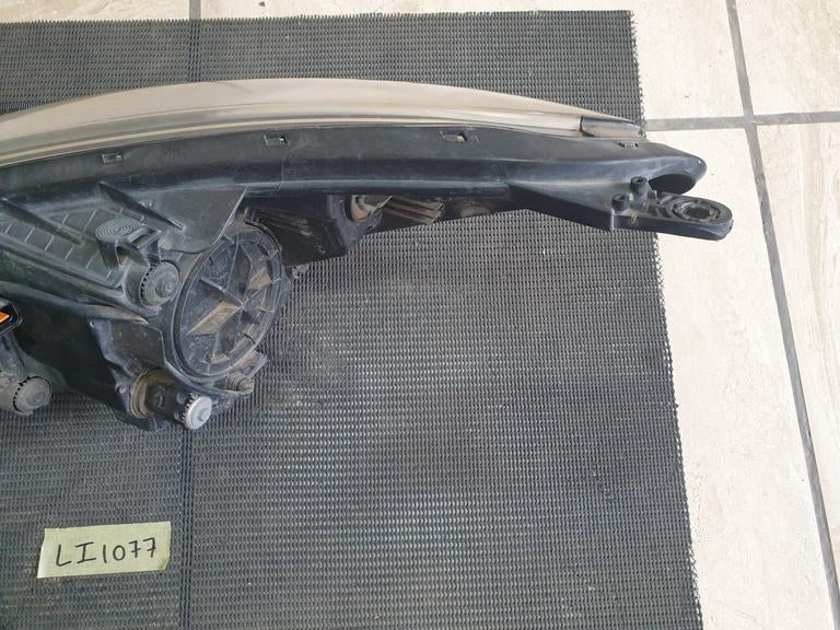 Hyundai i30 Premium Right Headlight