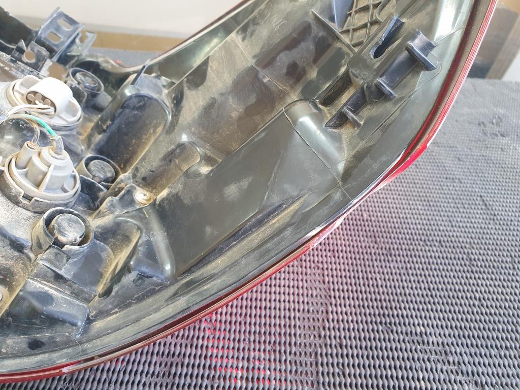 Suzuki Ertiga Toyota Rumion Left Outer Taillight