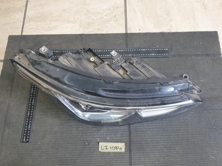 Volkswagen Golf MK8 Right Headlight