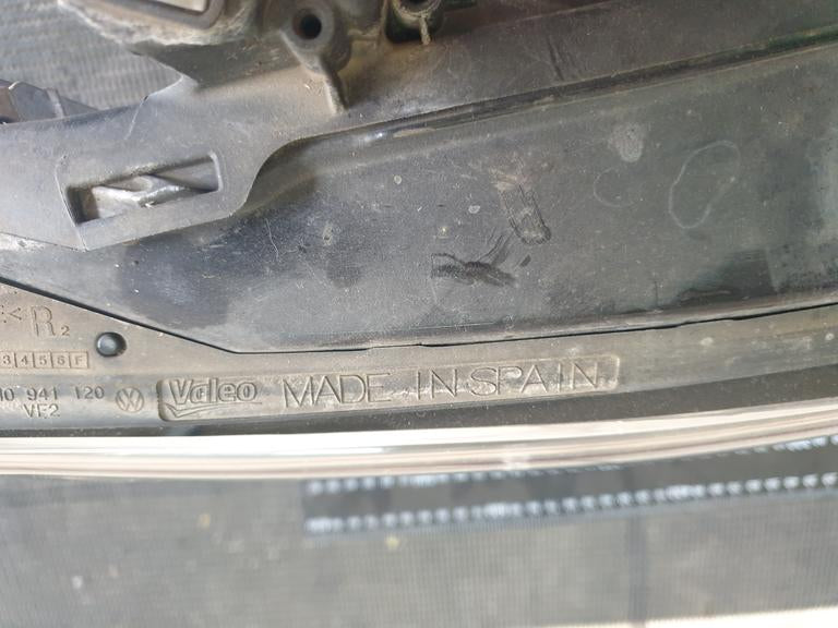 Volkswagen Golf MK8 Right Headlight