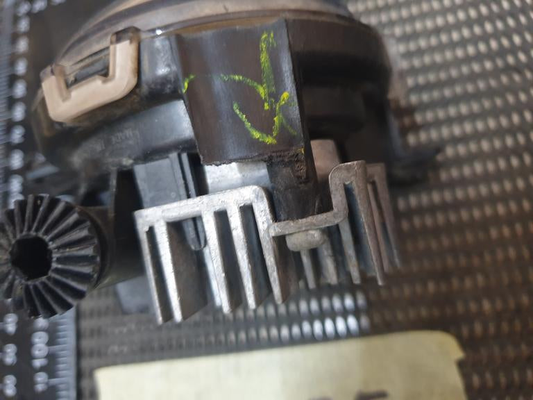 Volvo XC40 C40 S90 V90 XC90 Left Front Fog Light