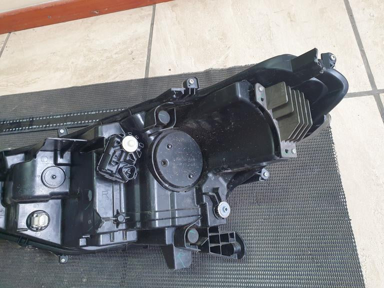 Toyota Corolla Cross Right Headlight