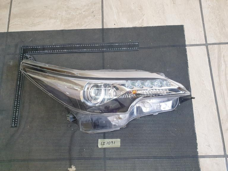 Toyota Fortuner Right Headlight