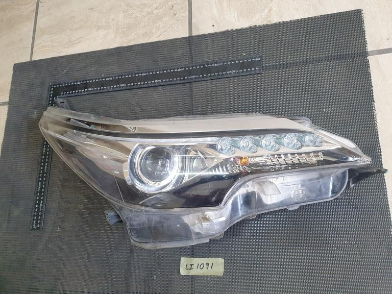 Toyota Fortuner Right Headlight