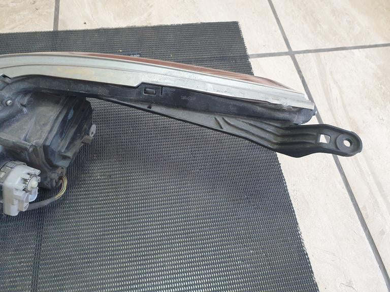 Toyota Fortuner Right Headlight