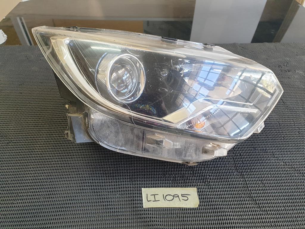 Renault Triber Right Headlight
