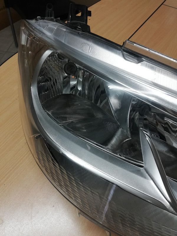 Mercedes-Benz Sprinter W910 Right Headlight