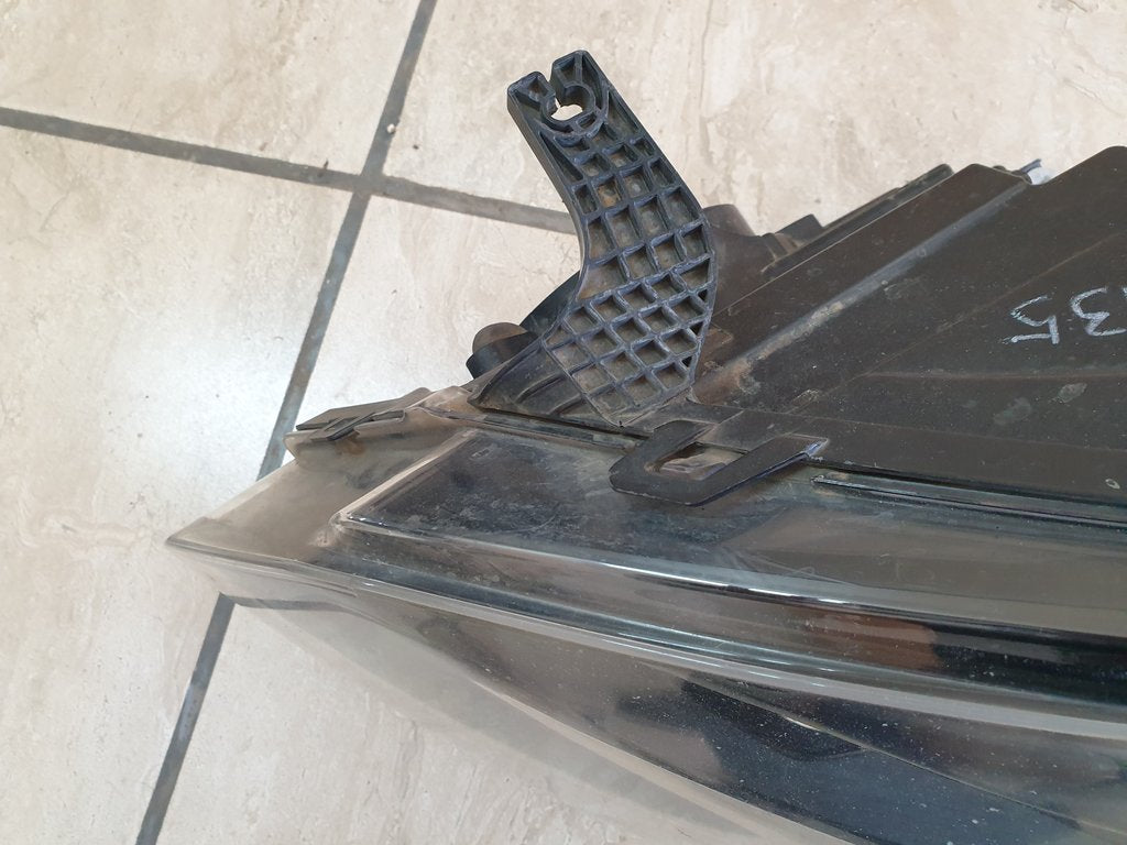 Ford Transit 2016 Left Headlight