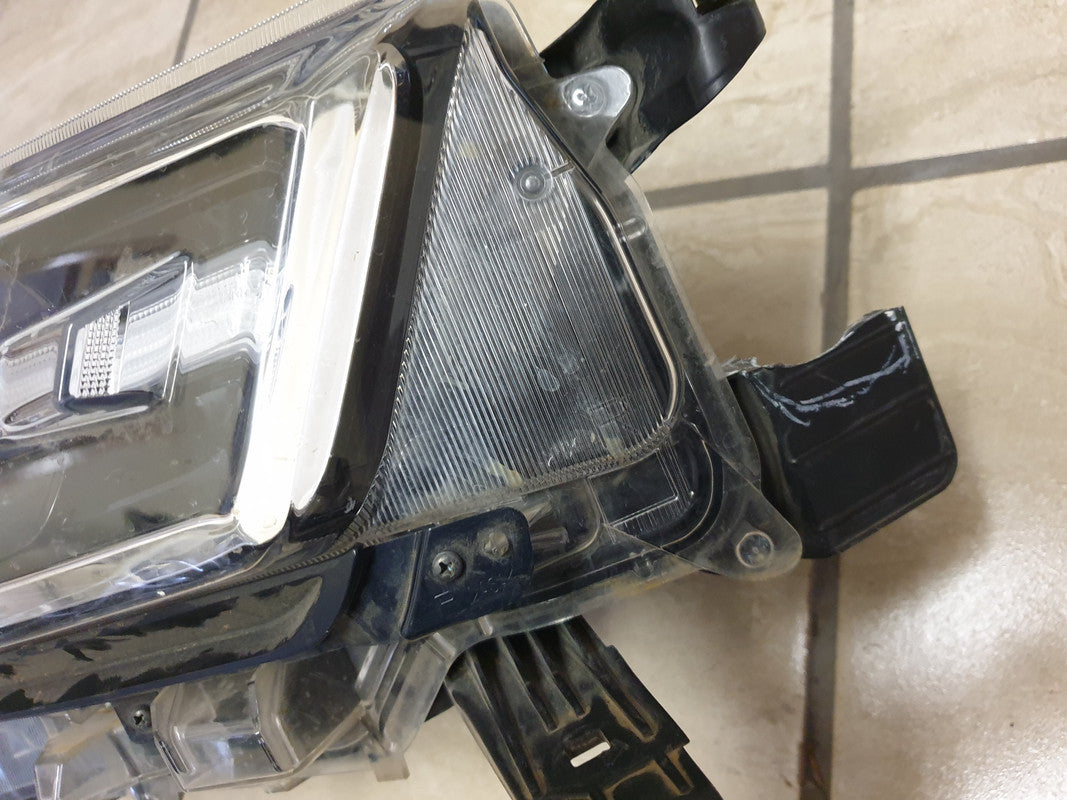 Toyota Hilux 2021, 2022, 2023 Right Headlight