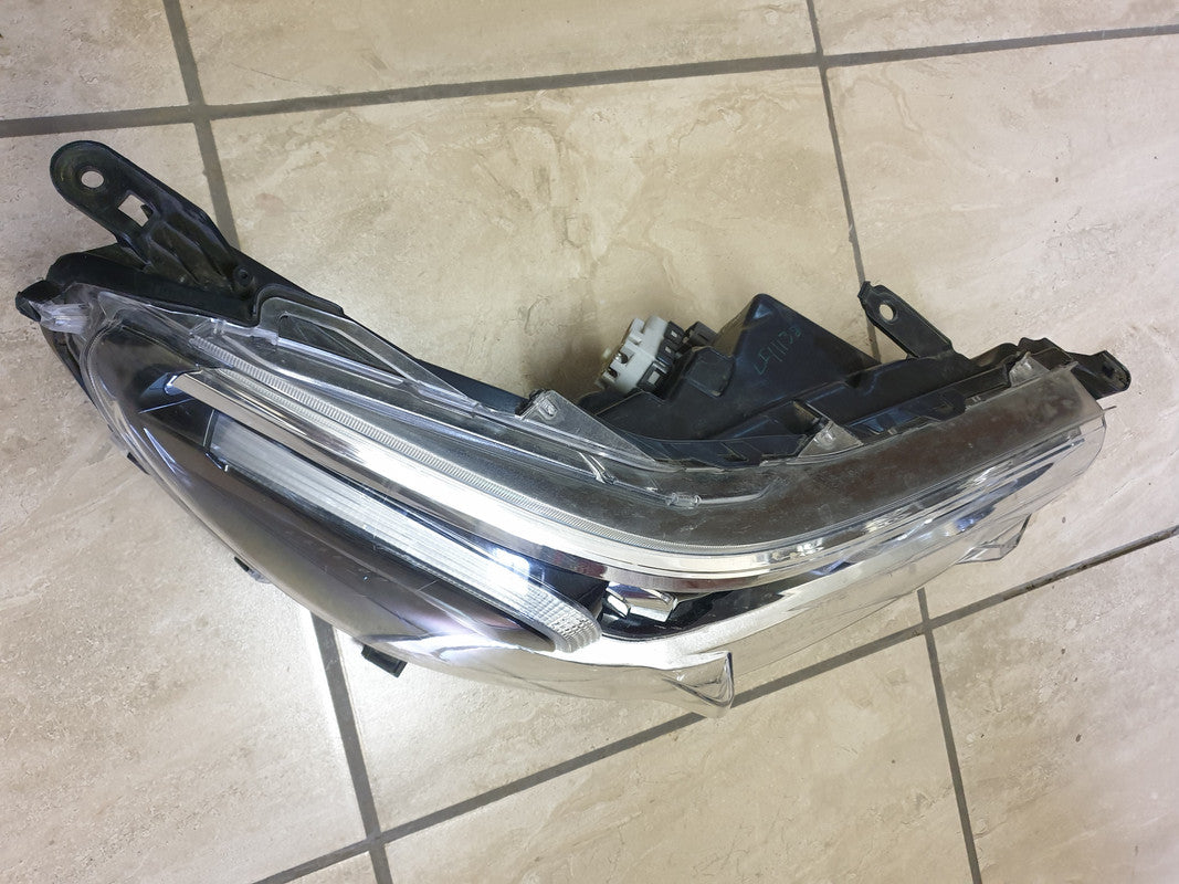 Toyota Hilux 2021, 2022, 2023 Right Headlight