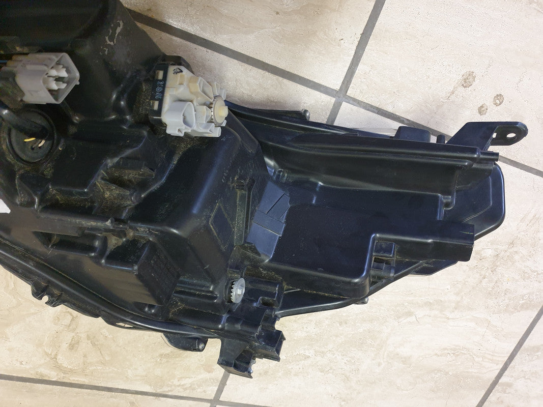 Toyota Hilux 2021, 2022, 2023 Right Headlight