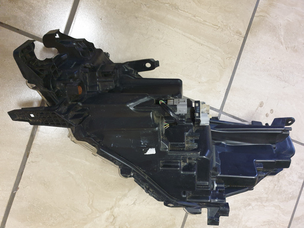 Toyota Hilux 2021, 2022, 2023 Right Headlight