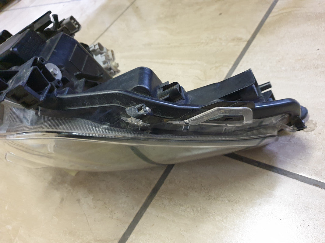 Toyota Hilux 2021, 2022, 2023 Right Headlight
