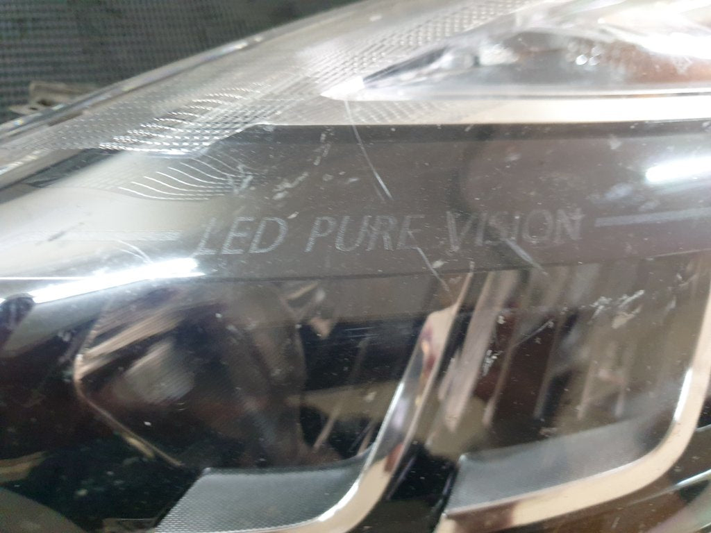 Renault Clio IV Left Headlight