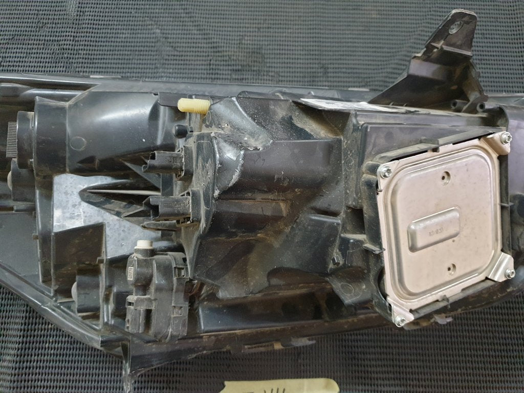 Renault Clio IV Left Headlight