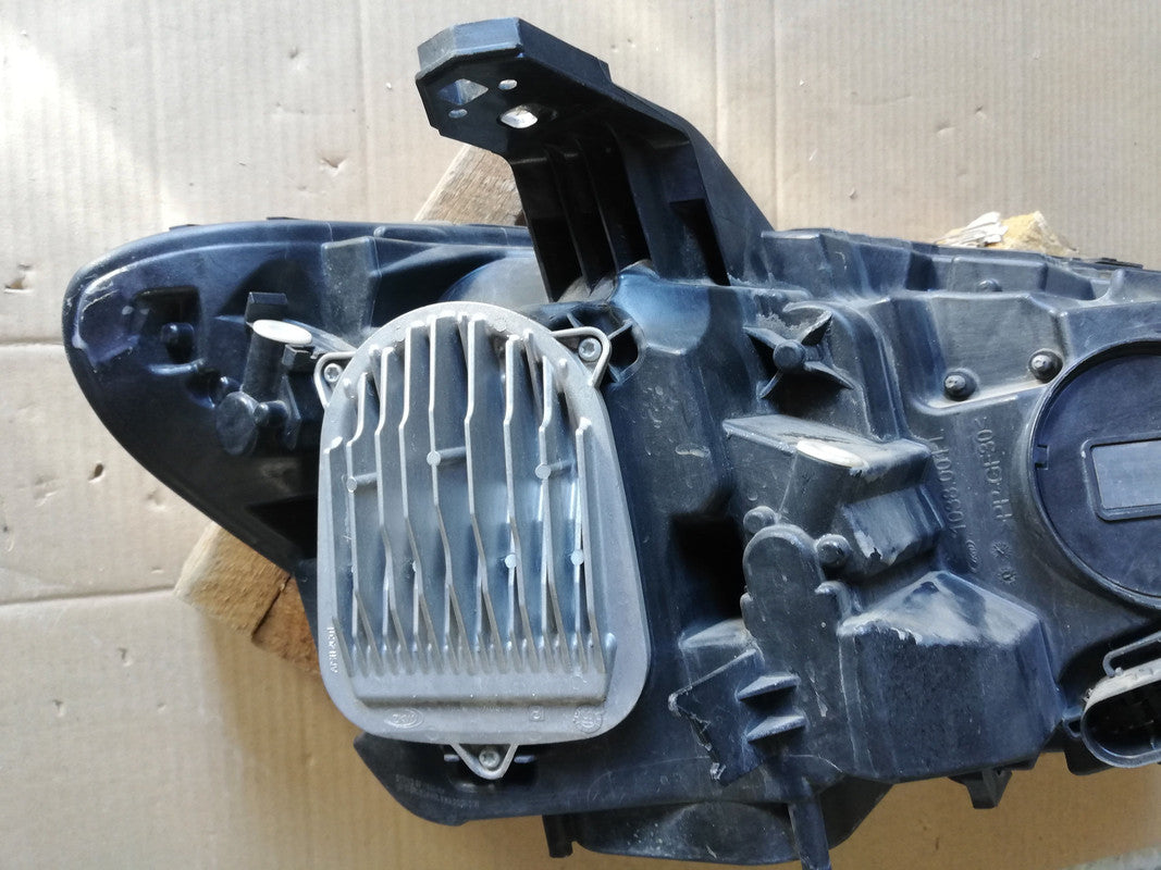 Mercedes-Benz CLA W117 Left Headlight