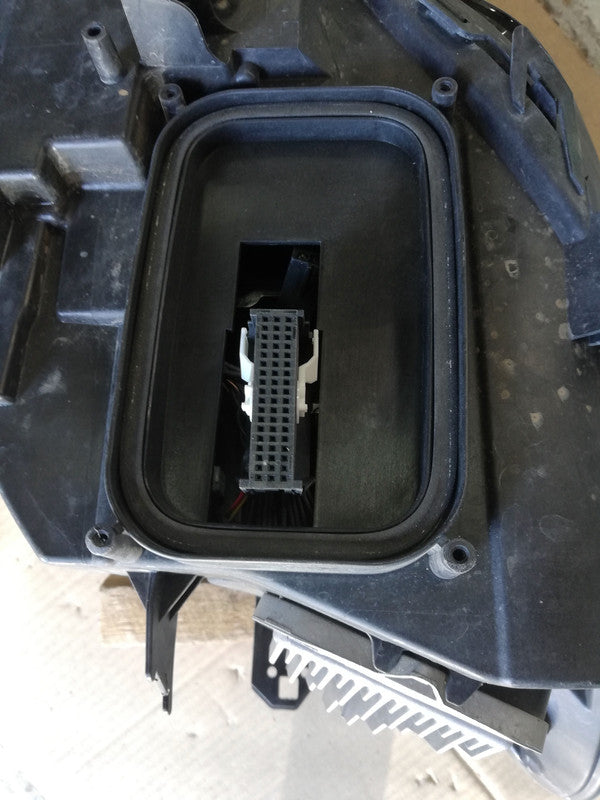 Mercedes-Benz CLA W117 Left Headlight