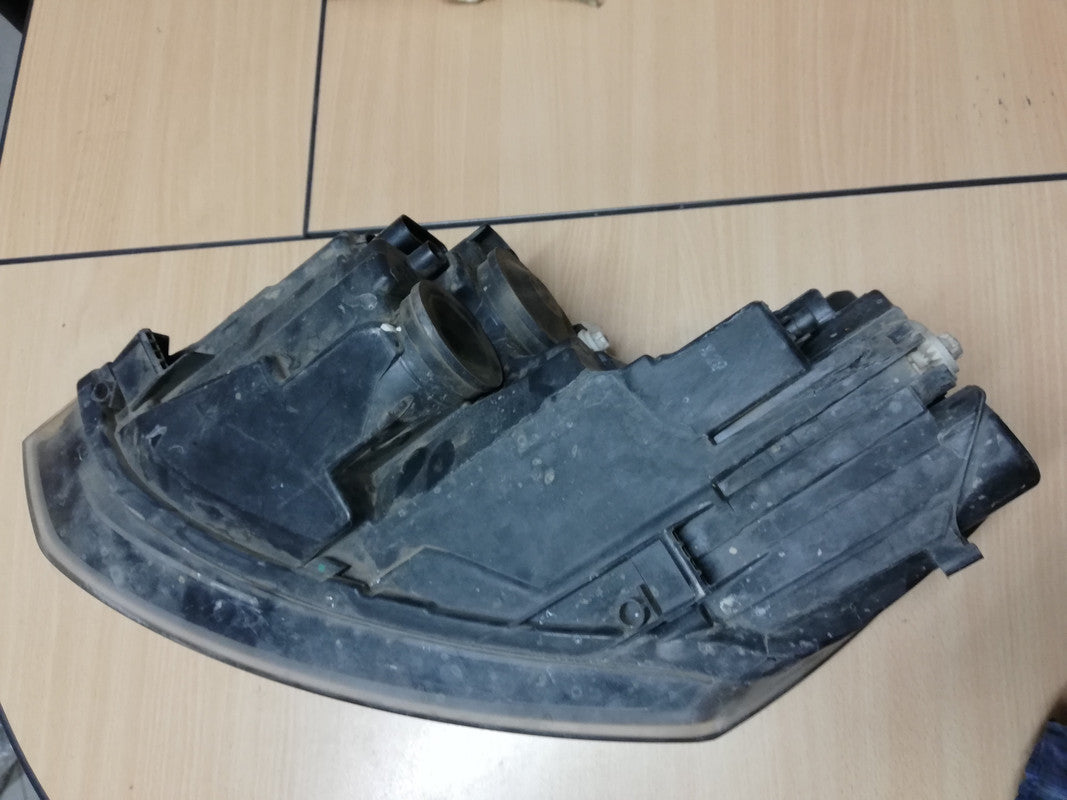Volkswagen Polo Right Headlight