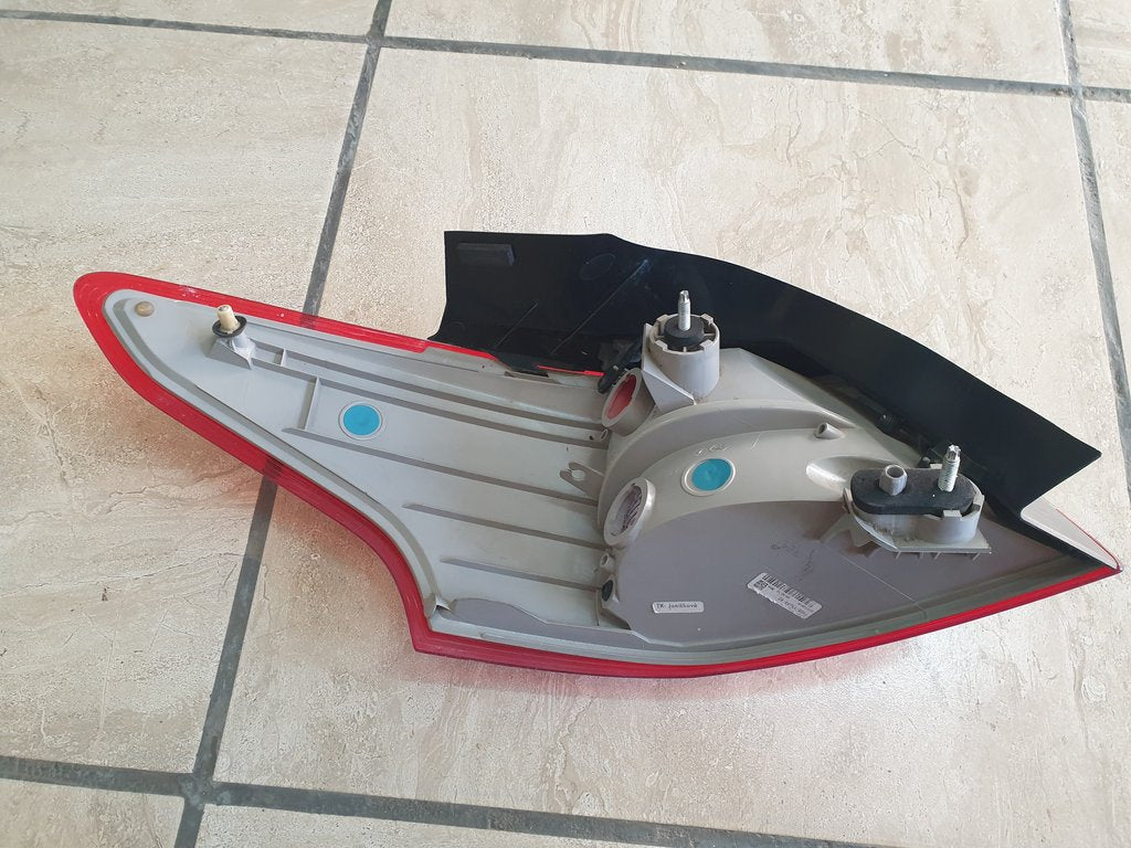 Ford Focus Right Outer Taillight