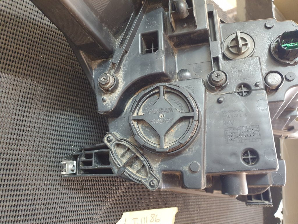 KIA Seltos 2018, 2019, 2020, 2021, 2022, 2023 Left Headlight