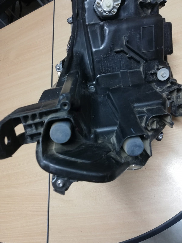 Toyota Hilux Legend Left Headlight