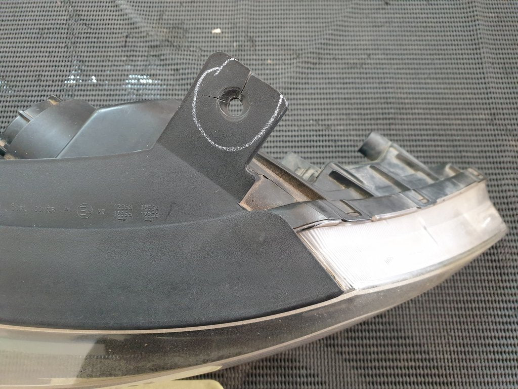 KIA Sportage 2012 Right Headlight