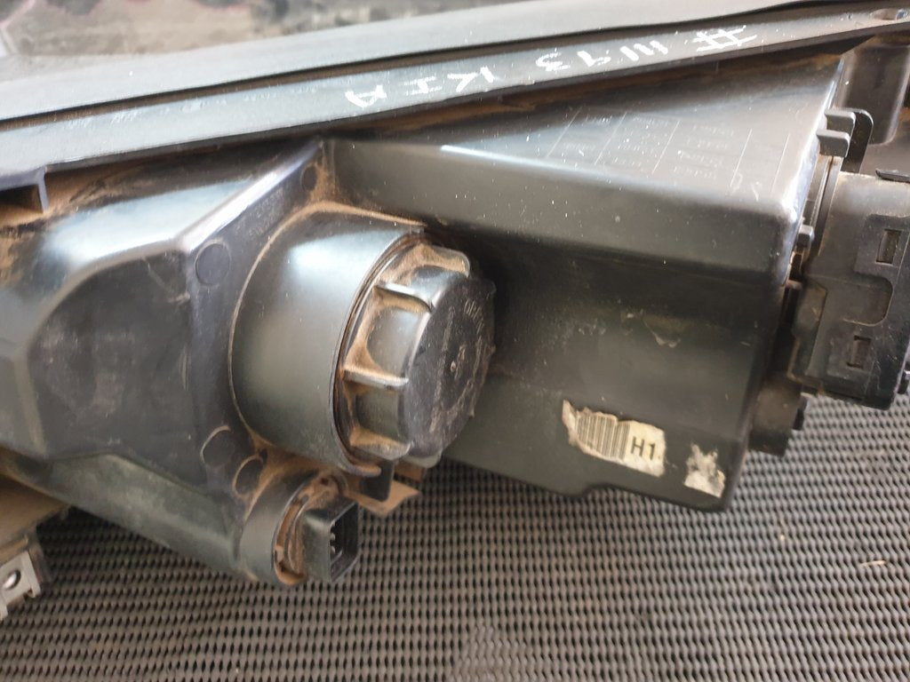 KIA Sportage 2012 Right Headlight