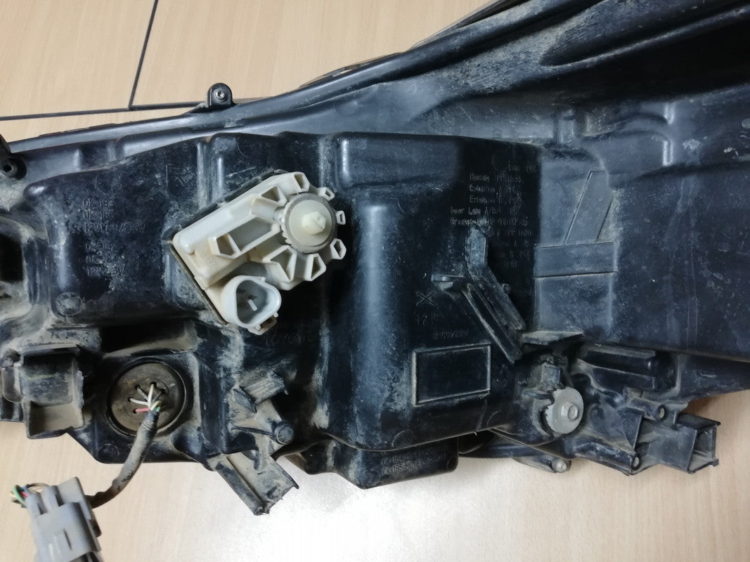 Toyota Hilux 2021, 2022, 2023 Right Headlight