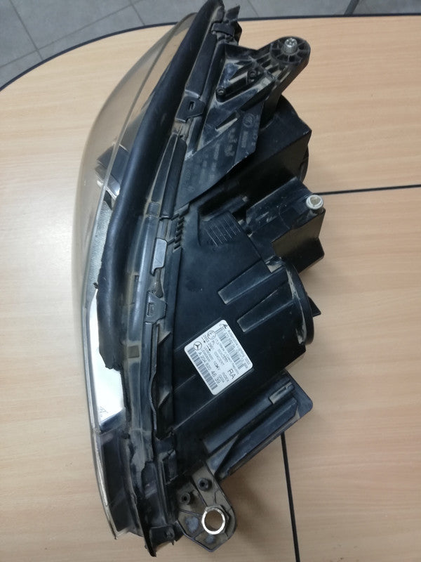 Mercedes-Benz C-Class W204, 2011 Right Headlight