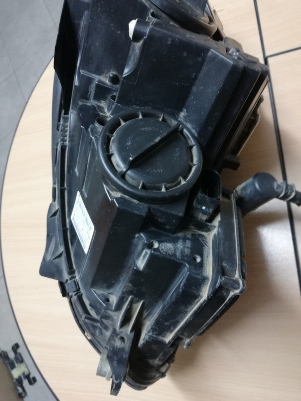 Mercedes-Benz C-Class W204, 2011 Right Headlight