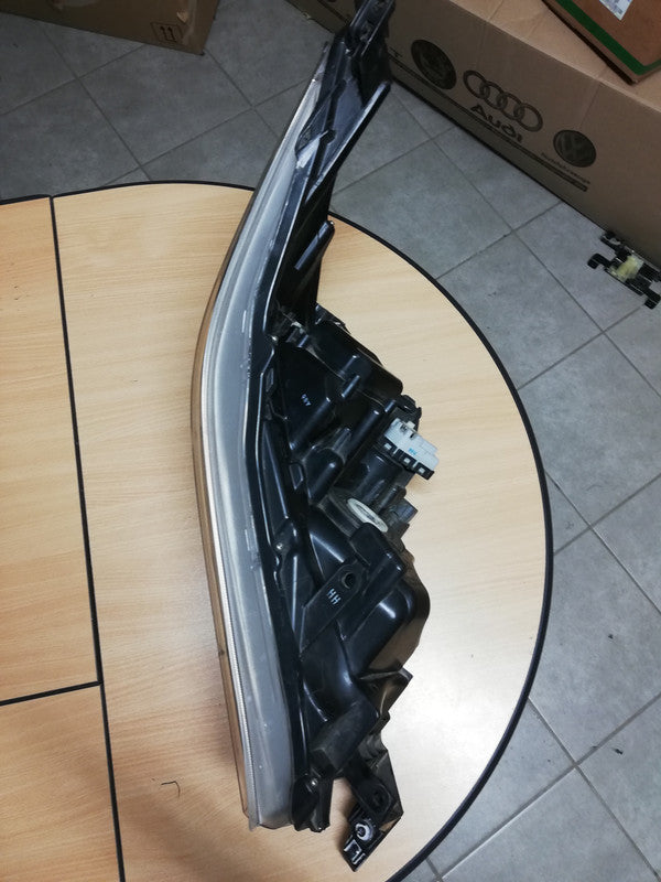 Toyota Hilux Right Headlight