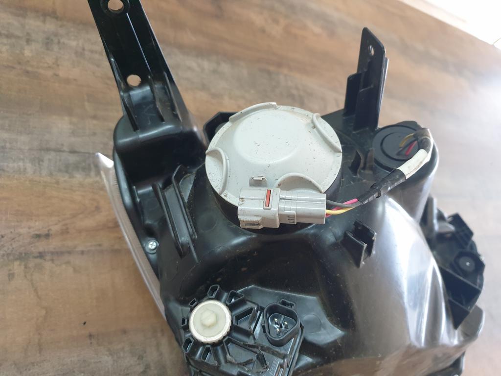 Original Used Isuzu D-Max Left Headlight