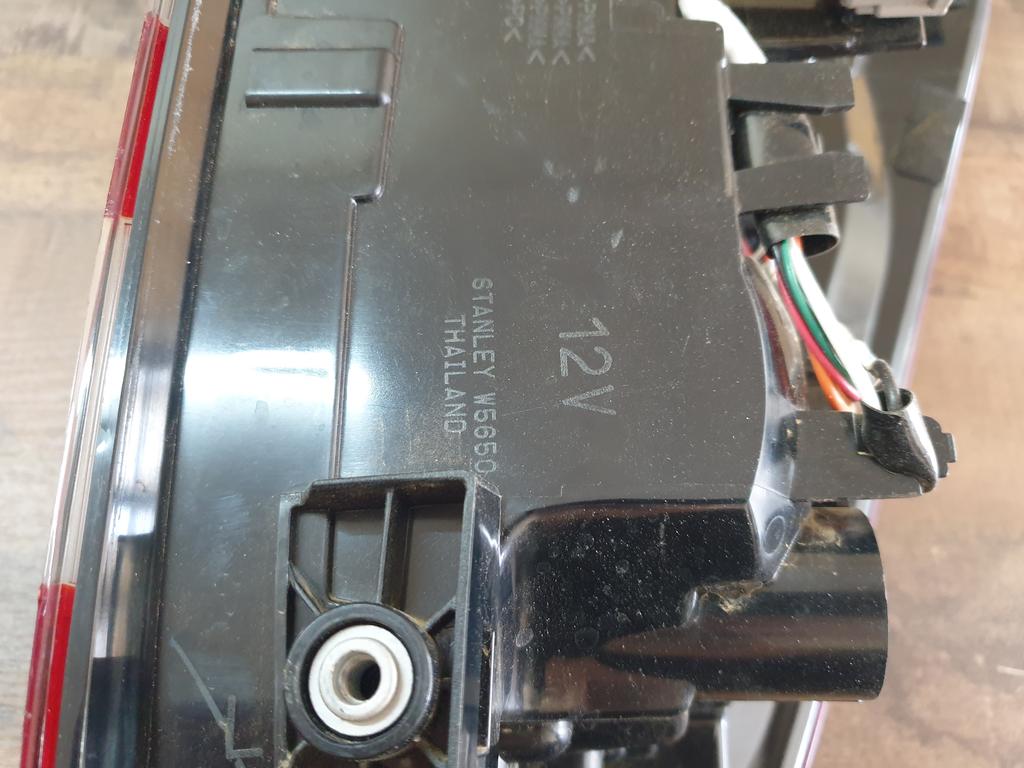Original Used Nissan Navara Left Taillight