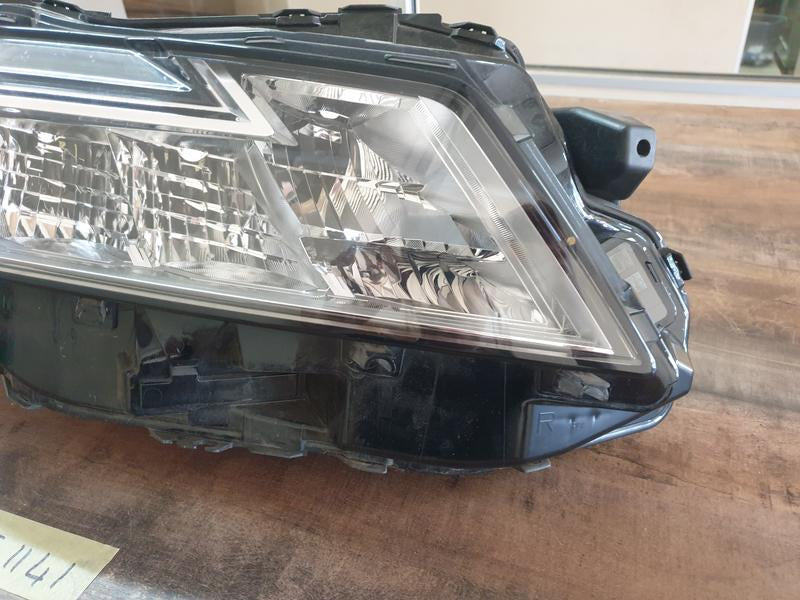 Original Used Nissan X-Trail Right Headlight