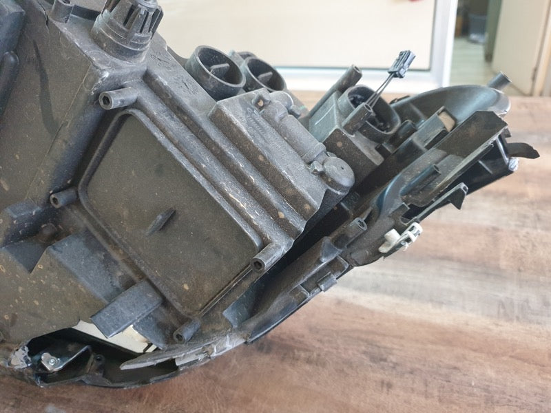 Original Used Volkswagen Tiguan Allspace Right Headlight