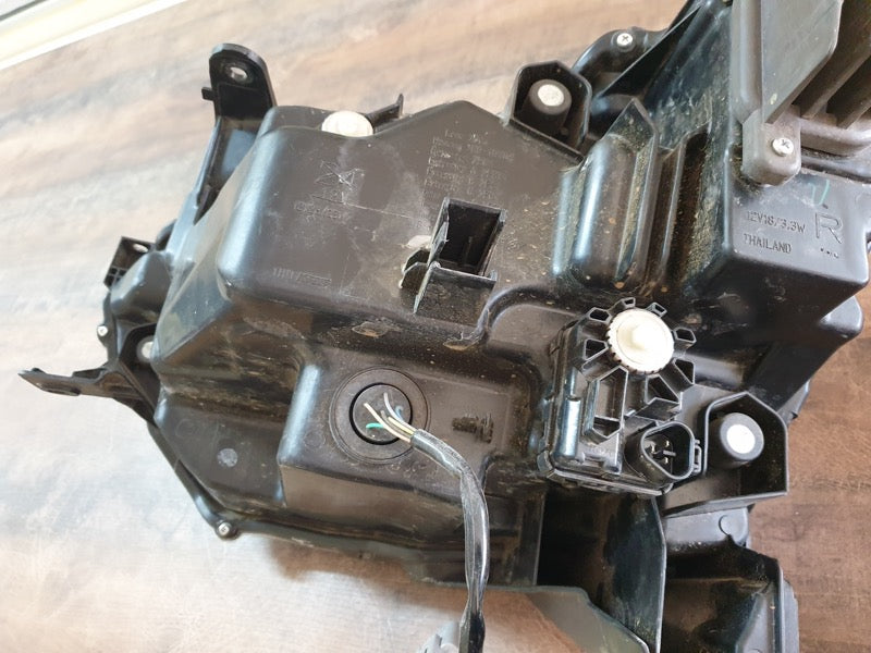 Original Used Isuzu D-Max 2025 Right Headlight
