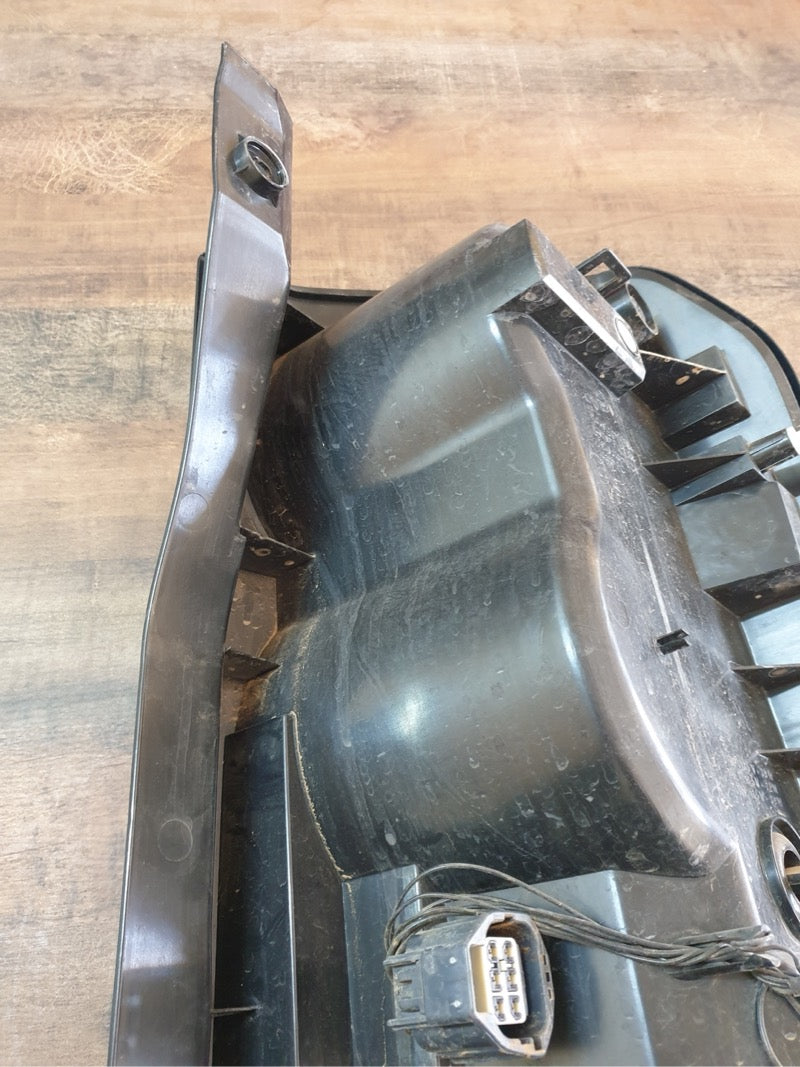 Original Used Land Rover Discovery 2013 Left Rear Taillight